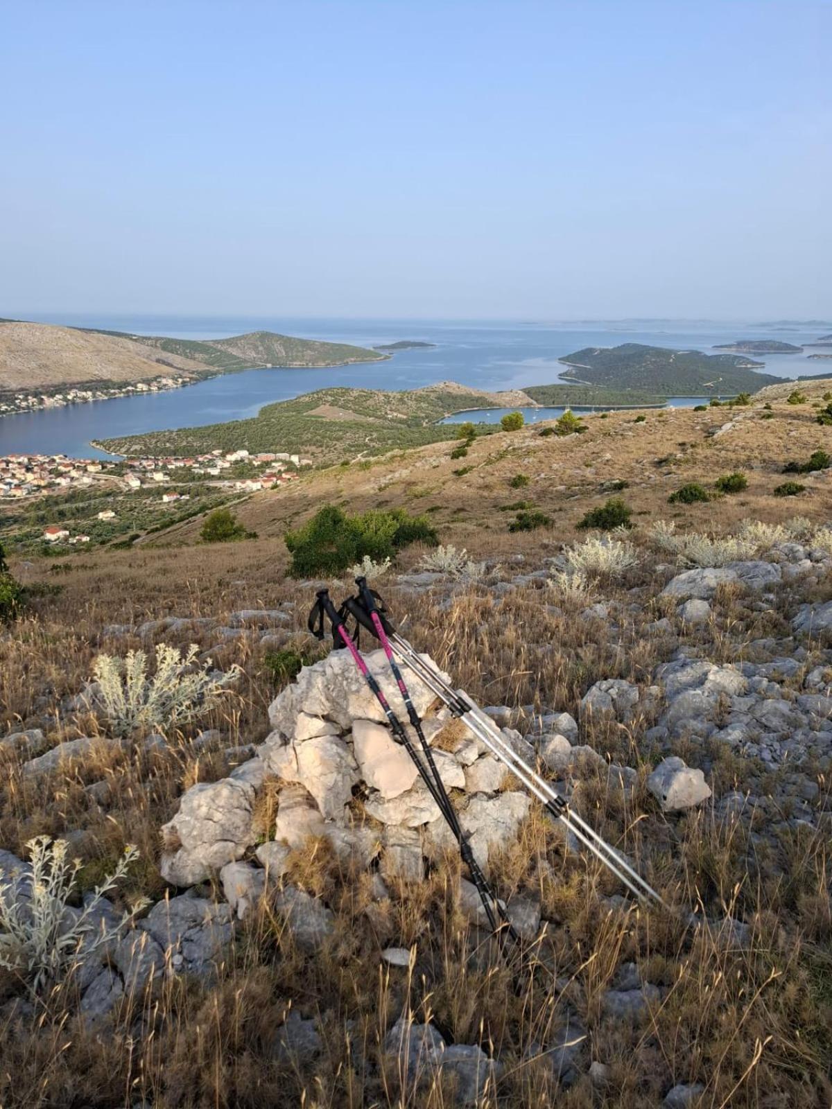 Apartmani Mlinar - One Bedroom Apartment With Seaview Grebastica Bagian luar foto