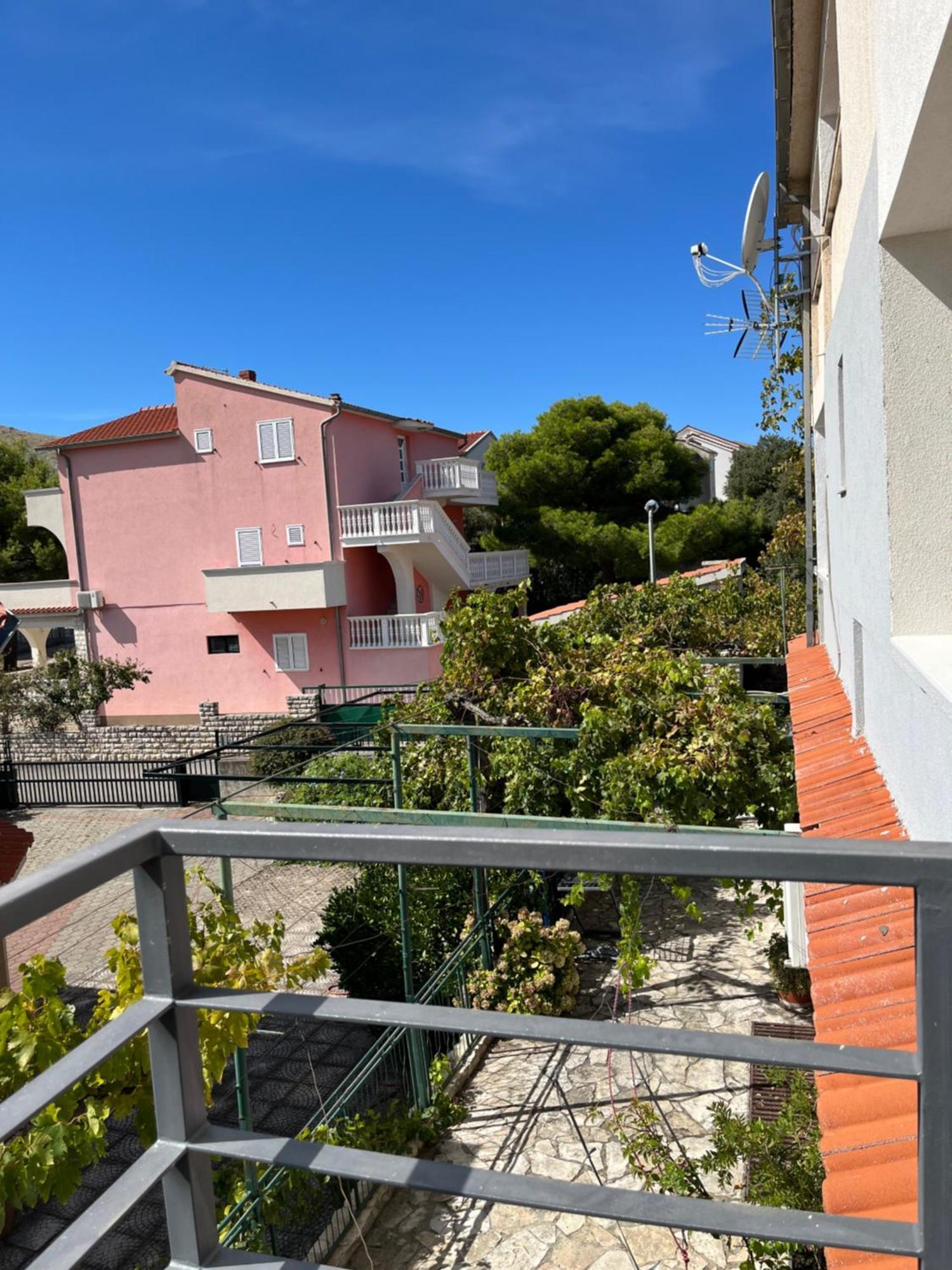 Apartmani Mlinar - One Bedroom Apartment With Seaview Grebastica Bagian luar foto