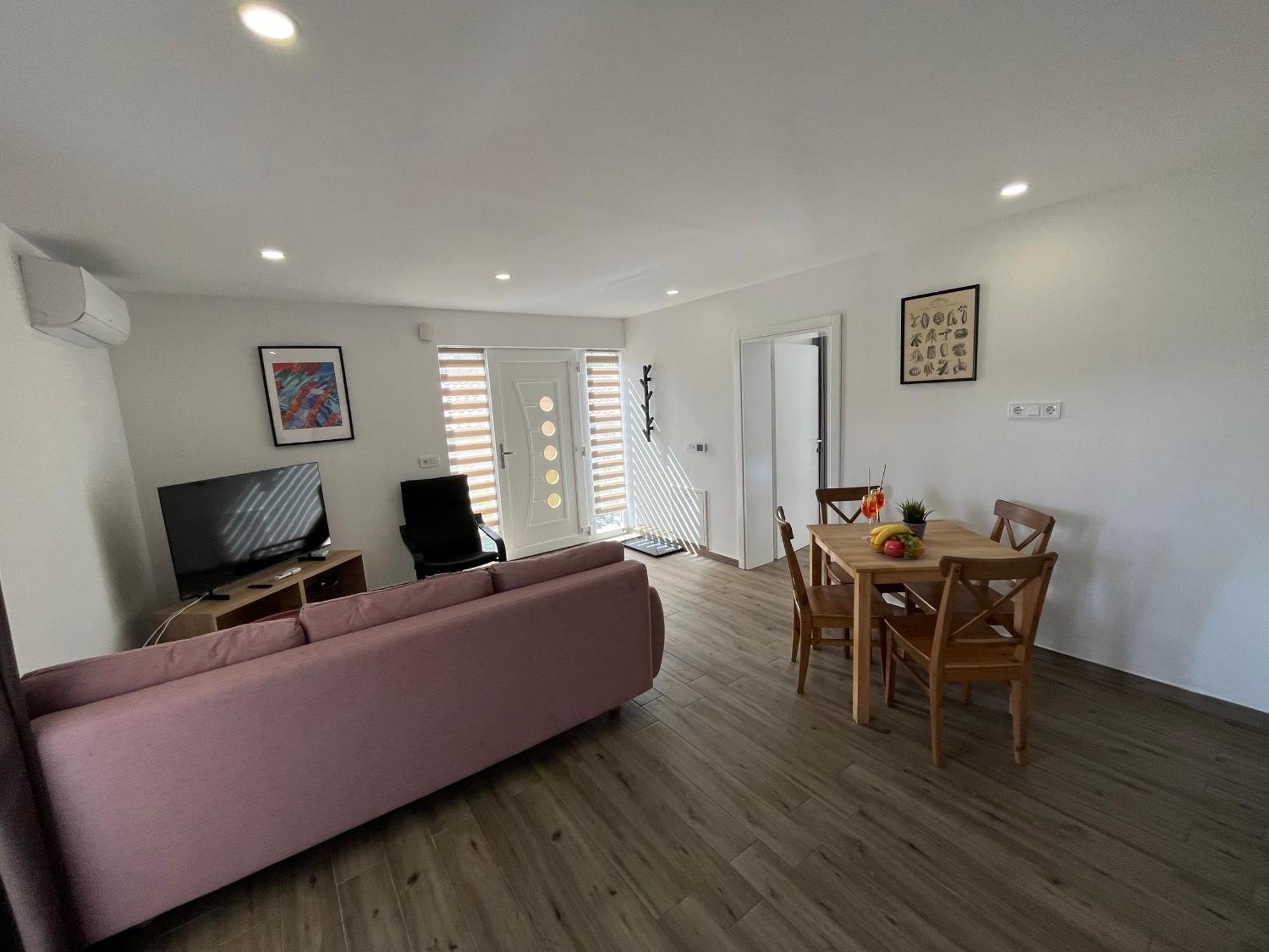 Apartmani Mlinar - One Bedroom Apartment With Seaview Grebastica Bagian luar foto